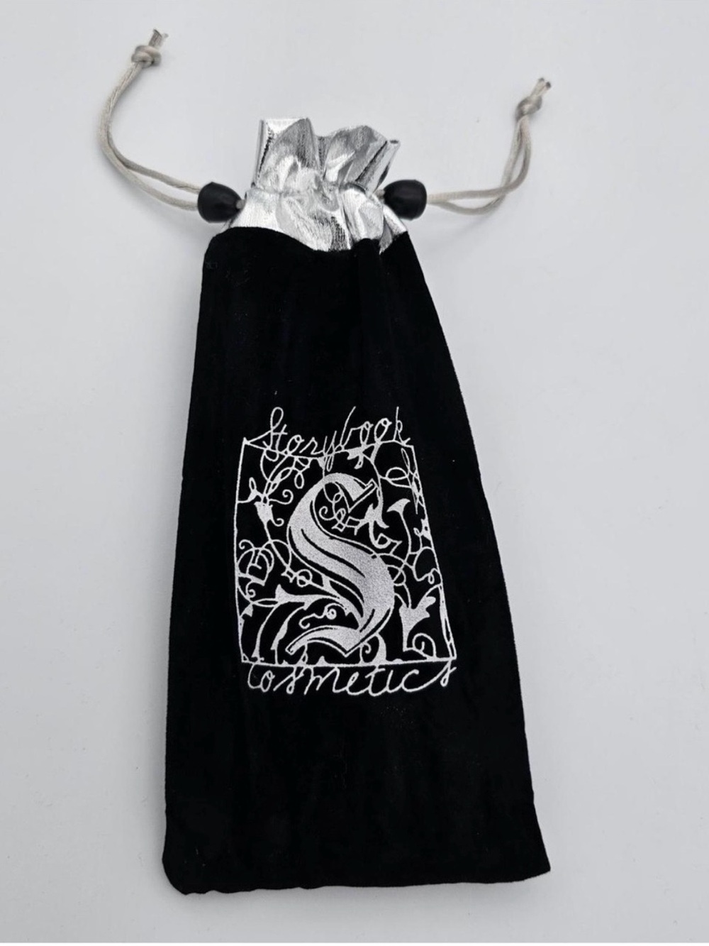 Silver Wizard Wand Makeup Brush Set with Black Velvet Pouch - Picture 3 of 8